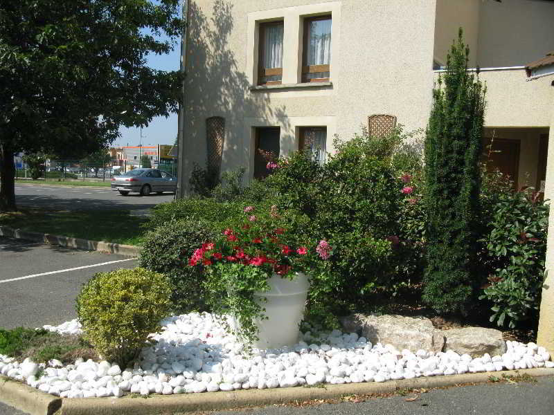 Greet Hotel Massieux Lyon Nord Exterior photo